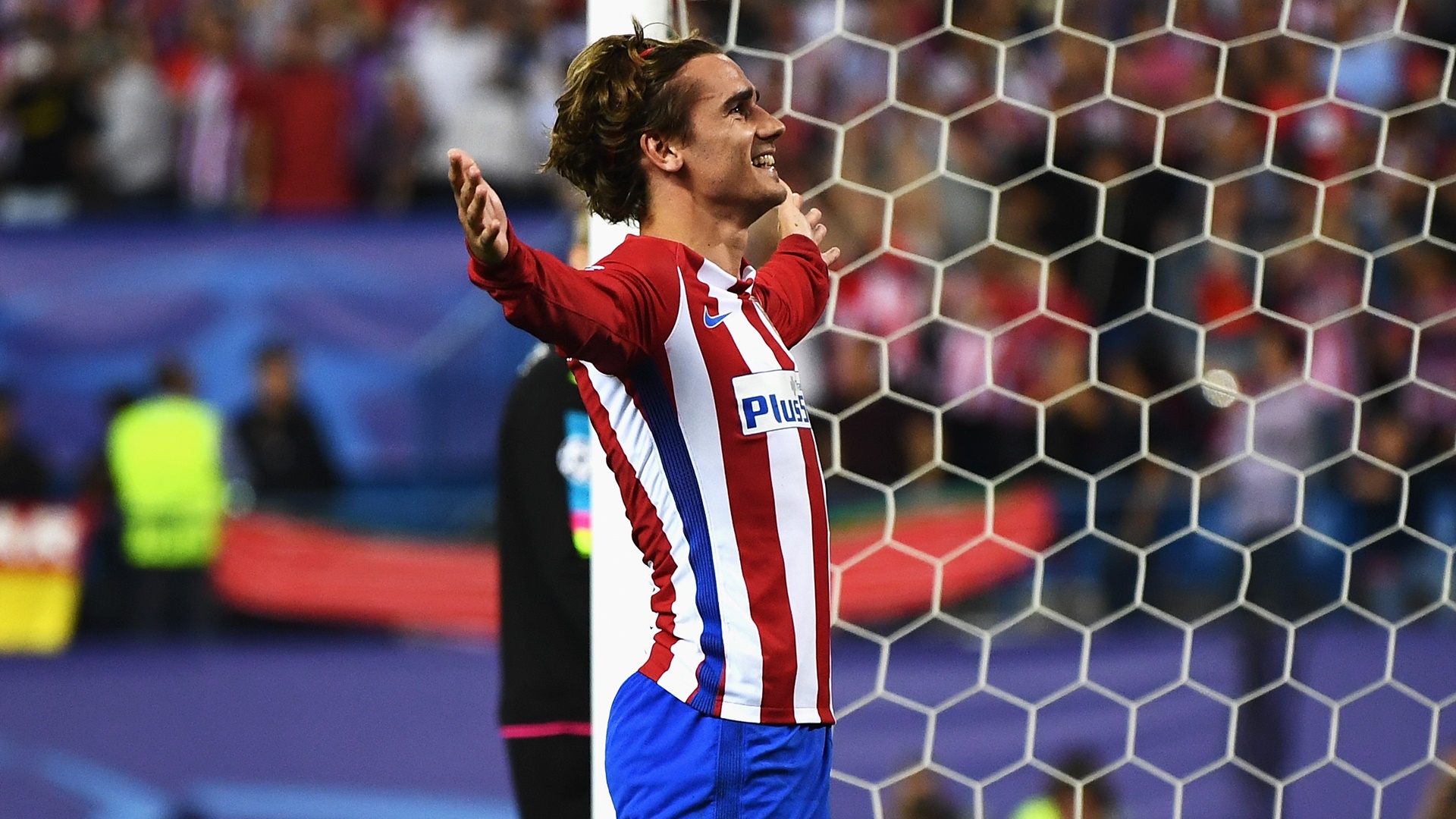 Simeone: &ldquo;Griezmann joga no meio-campo, assiste como um camisa 10 e finaliza como um 9&rdquo;
