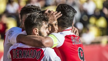 No duelo de prodígios, Mbappé superou Lafont e manteve o Monaco no topo da Ligue 1