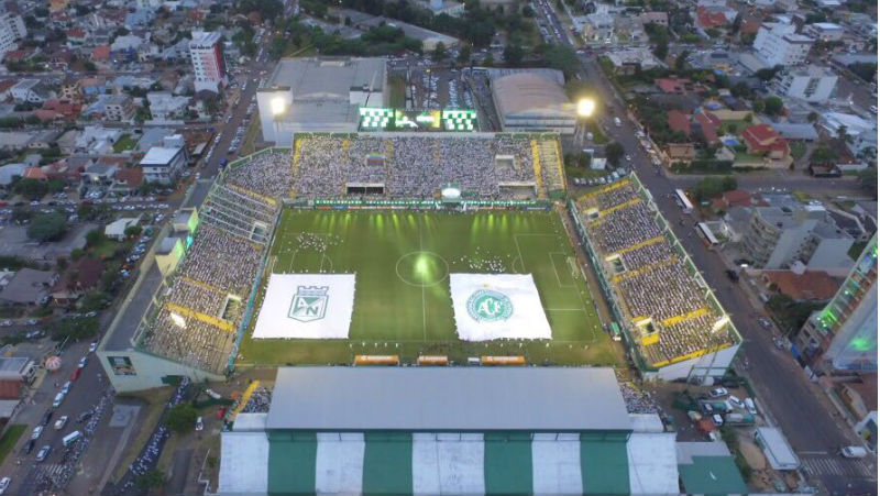 A Chape venceu o jogo, mas venceram todos na celebra&ccedil;&atilde;o entre irm&atilde;os da Arena Cond&aacute;