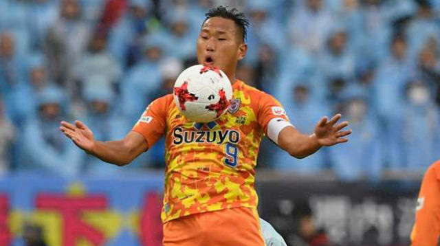O show de bicicletas da rodada serviu at&eacute; mesmo para Jong Tae-se voltar &agrave; cena