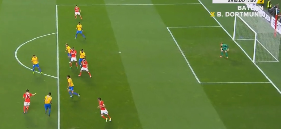No festival de gols de Benfica 3 x 3 Estoril, destacou-se esta pintura de Zivkovic