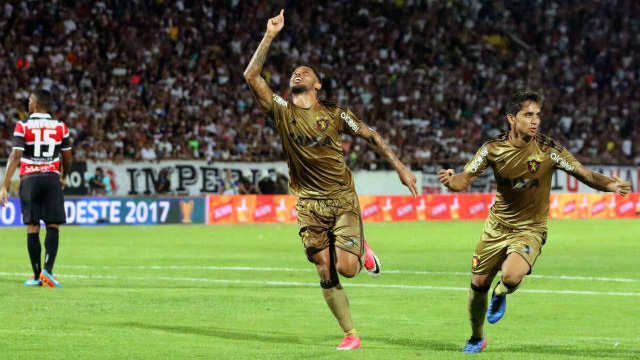 Batalha do Arruda teve expuls&otilde;es, confus&atilde;o e Sport classificado &agrave; final do Nordest&atilde;o