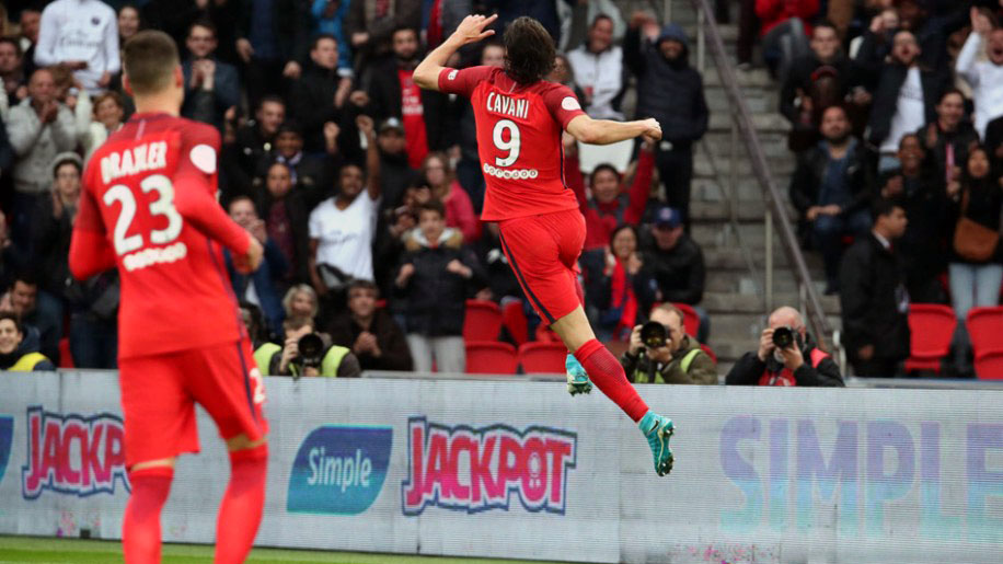 Cavani segue sua temporada avassaladora e se aproxima do recorde de Ibrahimovic