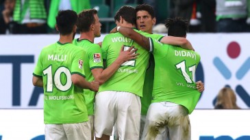 Wolfsburg domina Braunschweig na primeira batalha contra o rebaixamento, mas placar foi apertado