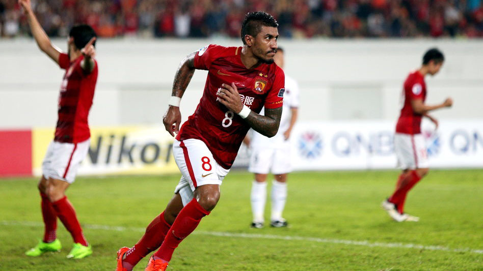 Nos 5 anos do gol contra o Vasco, Paulinho &eacute; decisivo pelo Guangzhou em duelo da LC da &Aacute;sia