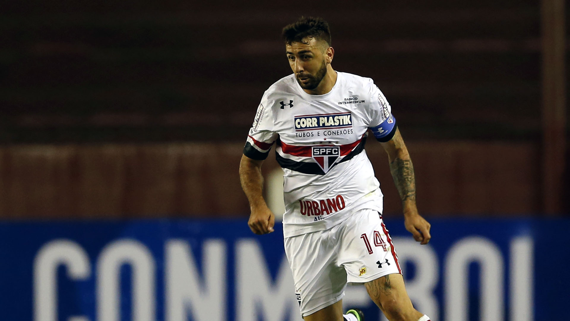 Lucas Pratto, do S&atilde;o Paulo (Photo by Gustavo Ortiz/LatinContent/Getty Images)
