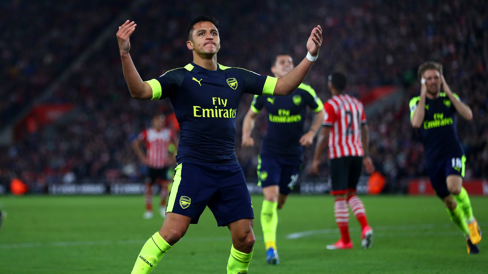 Em meio a indefini&ccedil;&otilde;es, Alexis S&aacute;nchez &eacute; o fio de esperan&ccedil;a do Arsenal para chegar &agrave; Champions