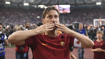 Para guardar: A íntegra do tributo final a Totti e a carta de adeus lida pelo Capitano