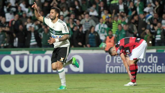 A primeira segunda do Brasileir&atilde;o 2017 j&aacute; foi recheada de pinturas e goleada do Coxa