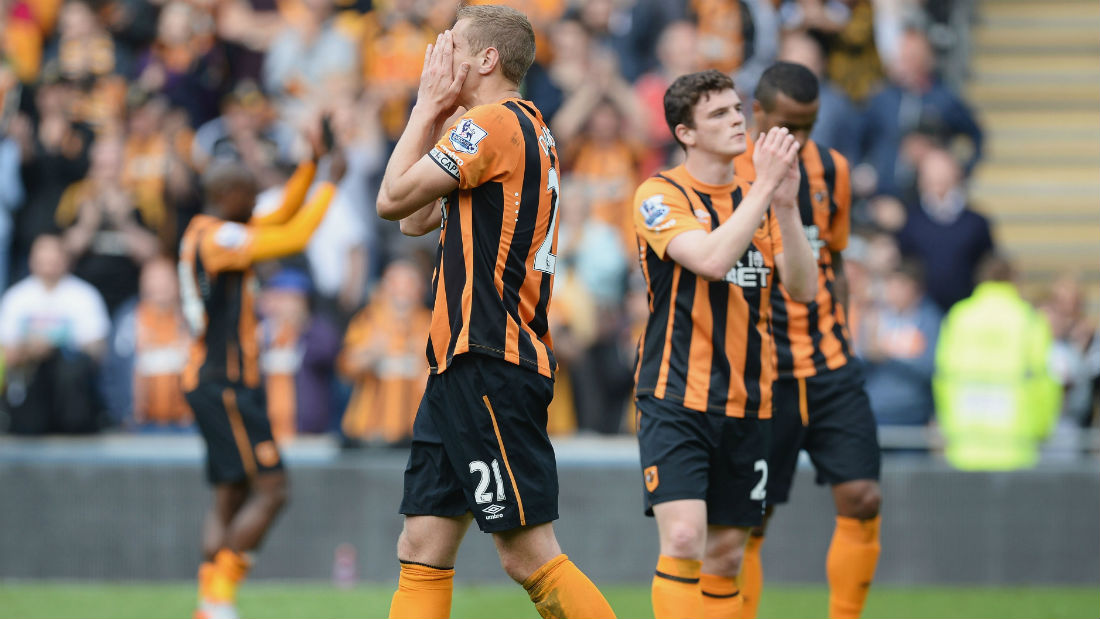 Hull lutou mais do que se imaginava, mas &eacute; o &uacute;ltimo rebaixado da Premier League