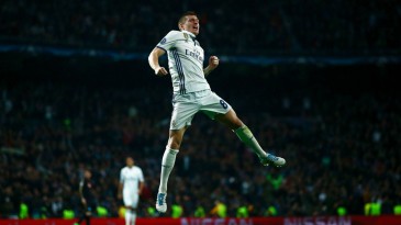 Xavi: “Kroos parece muito comigo. Ele é como meu sucessor em campo”