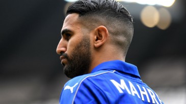 Quem vai ficar com Mahrez? Argelino informa Leicester que quer ir embora