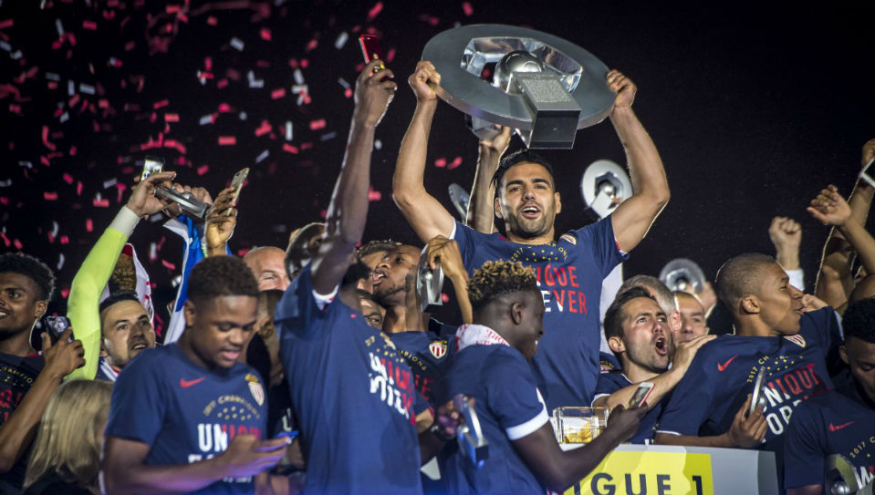 Dez pontos que explicam a revolu&ccedil;&atilde;o do Monaco, o terror do reinado de Paris