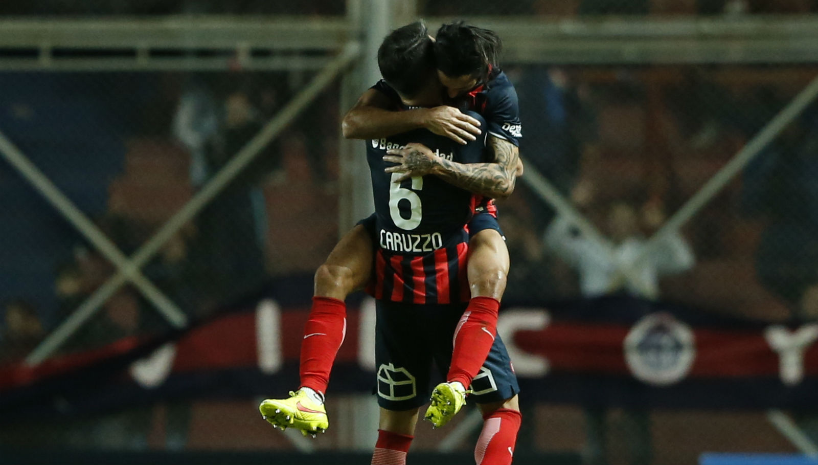 Flamengo flertou com a trag&eacute;dia e, de novo, cai na fase de grupos com requintes de crueldade