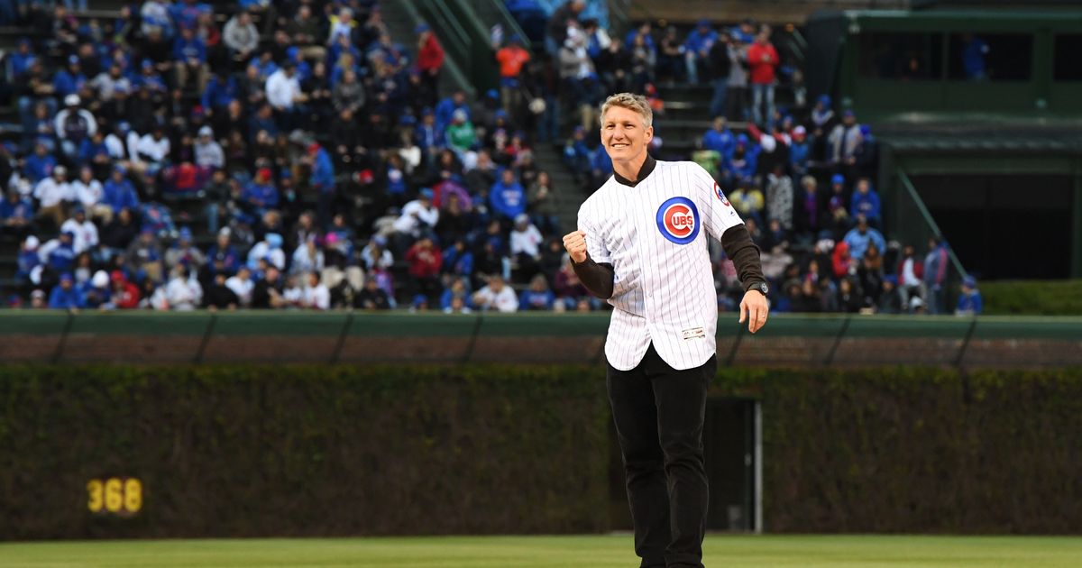 Quando a MLS encontra a MLB: Schweini, pelos Cubs, e Villa, pelos Yankees, fazem arremesso cerimonial