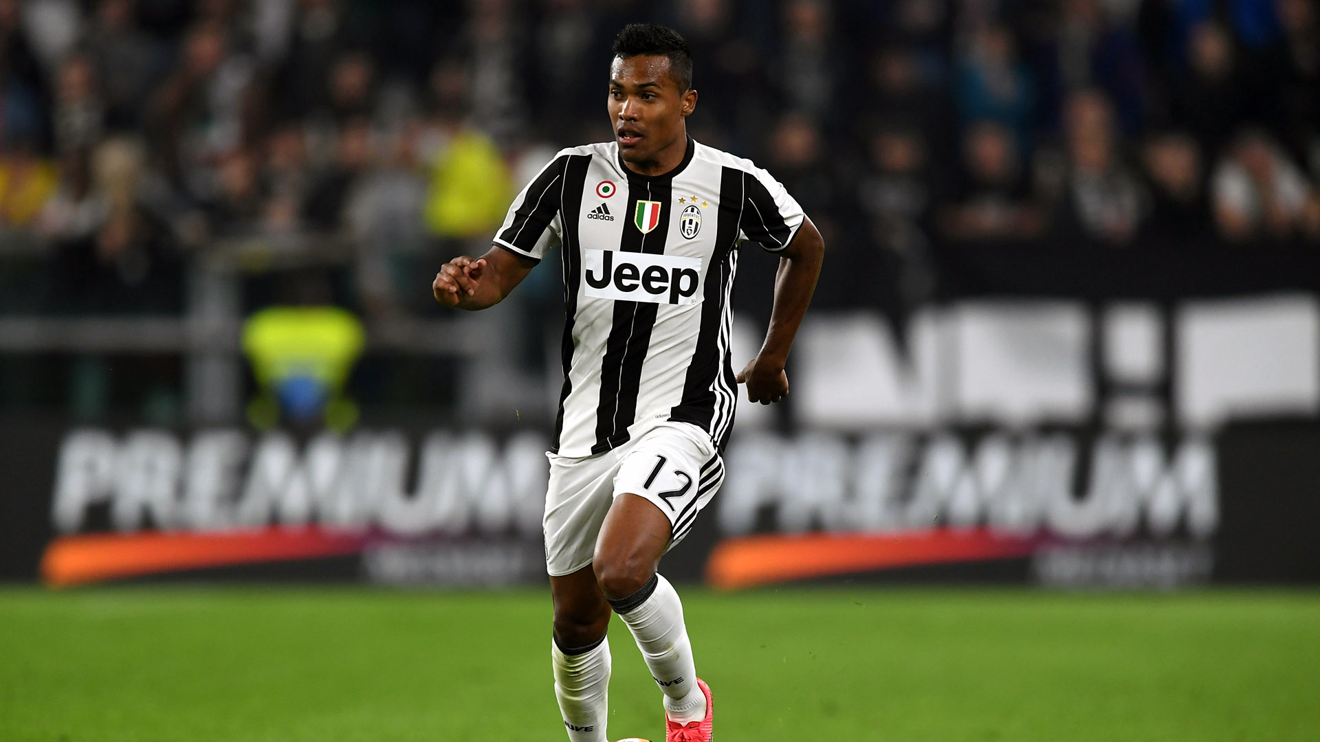 Alex Sandro, da Juventus (Photo by Valerio Pennicino/Getty Images)