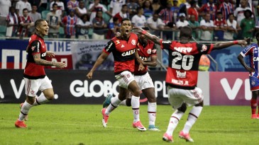 Flamengo ainda deve futebol, mas vitória contra o Bahia foi importante para chegar ao G4