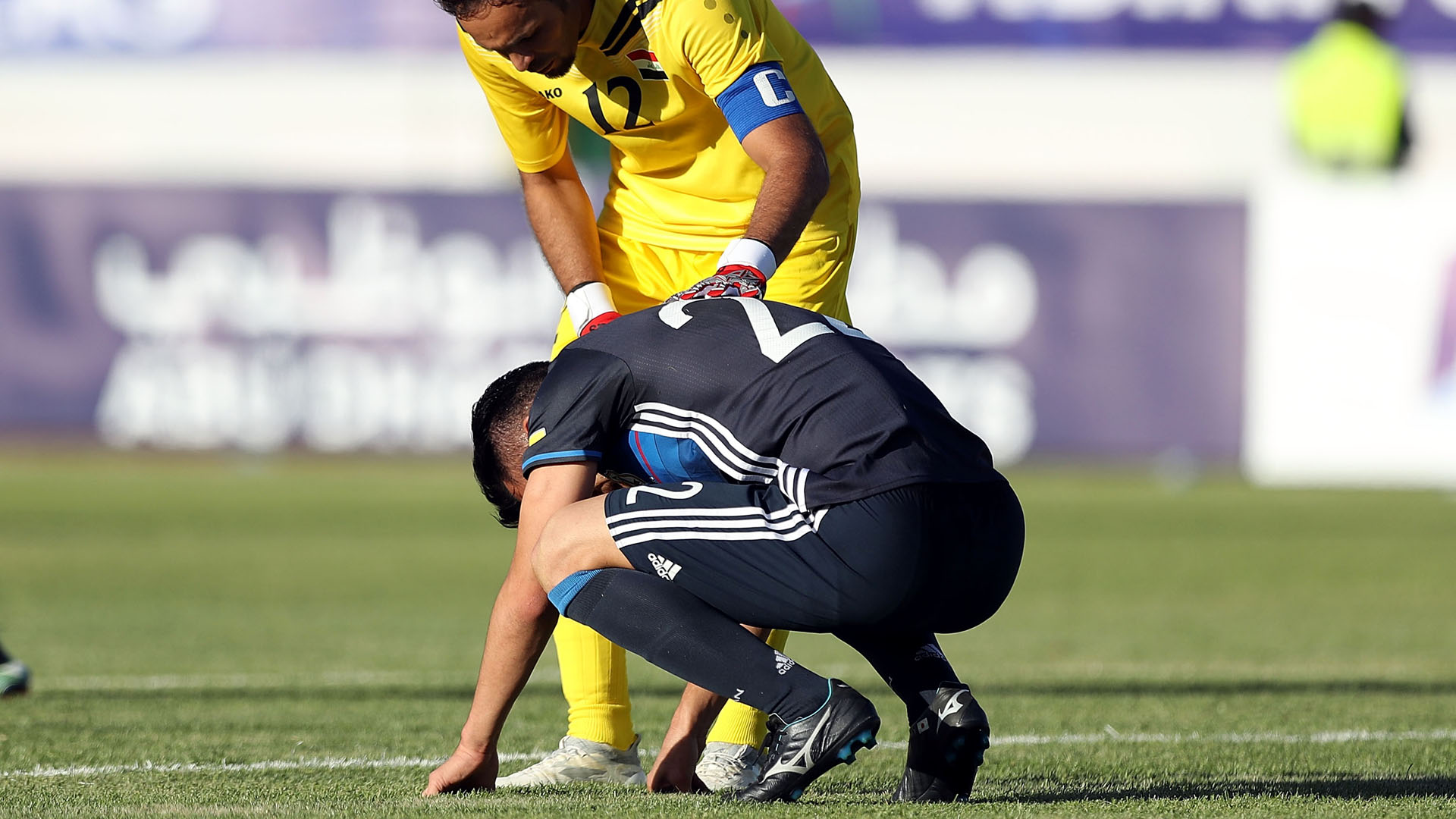 Jap&atilde;o e Coreia do Sul trope&ccedil;am, ficam em risco e caldo ferve nas Eliminat&oacute;rias da &Aacute;sia