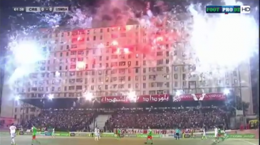 Torcida na Argélia criou um “paredão em chamas” durante a semifinal da copa nacional