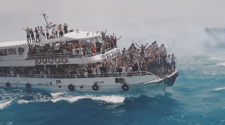 Babel gravou uma por&ccedil;&atilde;o de cenas fant&aacute;sticas da festa da torcida do Besiktas pelo t&iacute;tulo turco