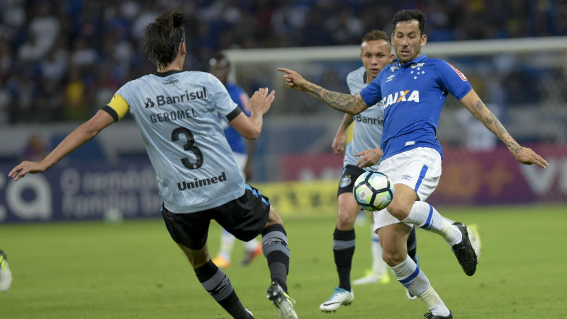 Em um Brasileir&atilde;o de &oacute;timos jogos, Cruzeiro e Gr&ecirc;mio proporcionaram o melhor (at&eacute; agora)