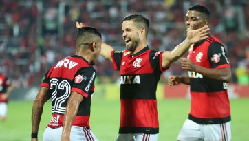 A disputa por um lugar no time ajudou o Fla a conquistar ótima vitória contra o Santos