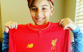 Liverpool foi capaz de lindo gesto para confortar pequeno torcedor que perdeu o pai