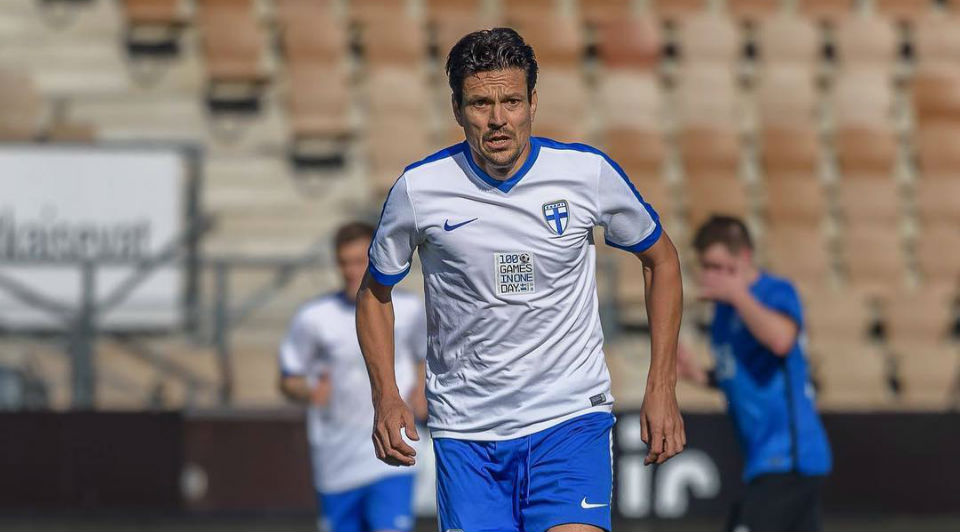 Ele ainda sabe muito: Olha s&oacute; a assist&ecirc;ncia de Litmanen em um jogo de veteranos