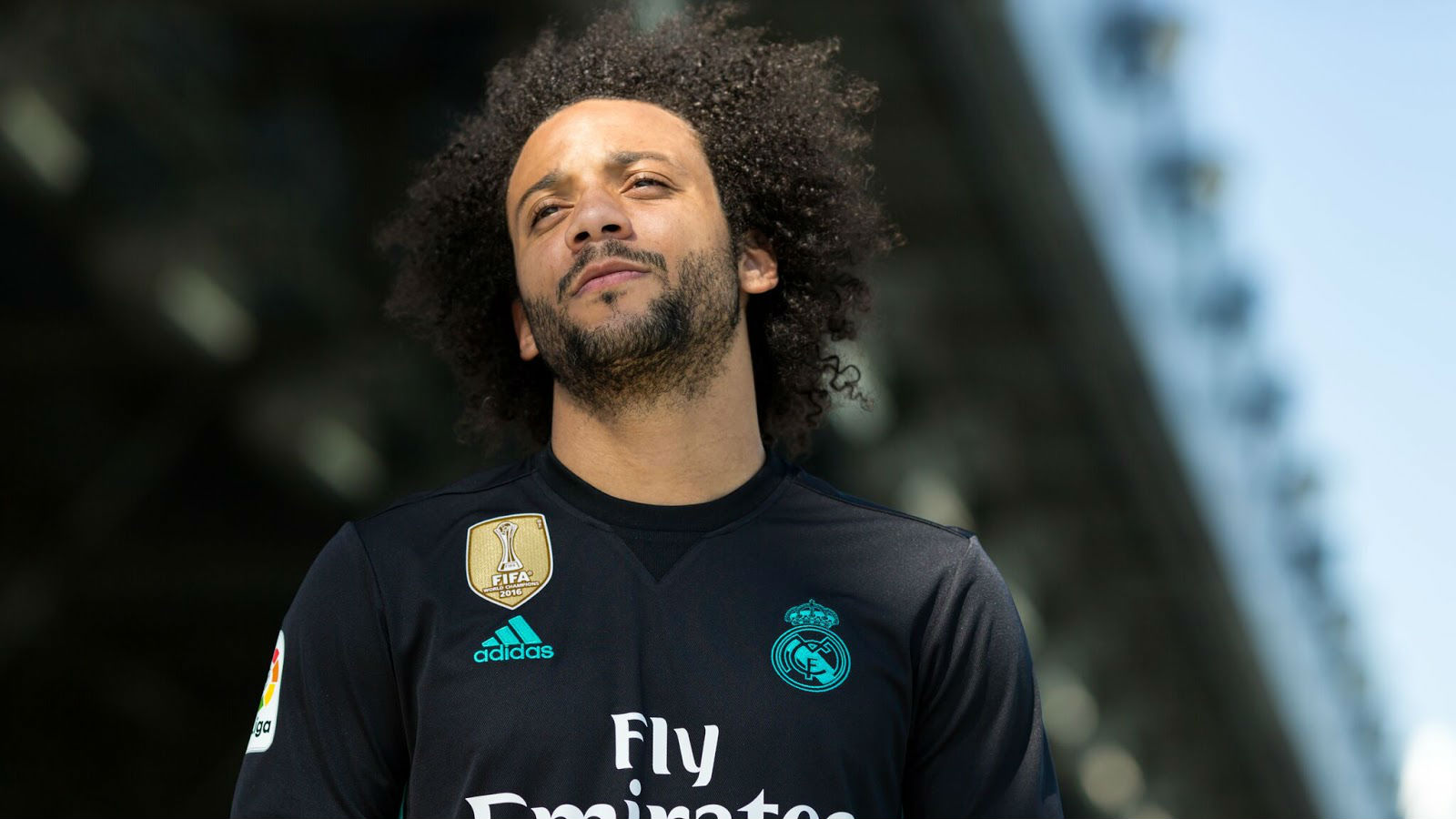 Real Madrid oficializa sua camisa titular e a reserva para a pr&oacute;xima temporada