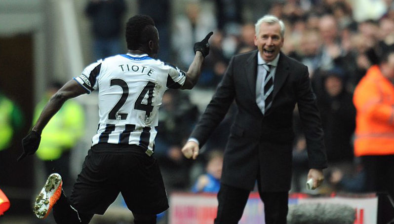 A tocante mensagem de despedida que Alan Pardew escreveu a Cheick Tiot&eacute;