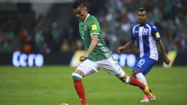 Da terceira divisão à Copa das Confederações em um ano, Reyes cogitou aposentadoria