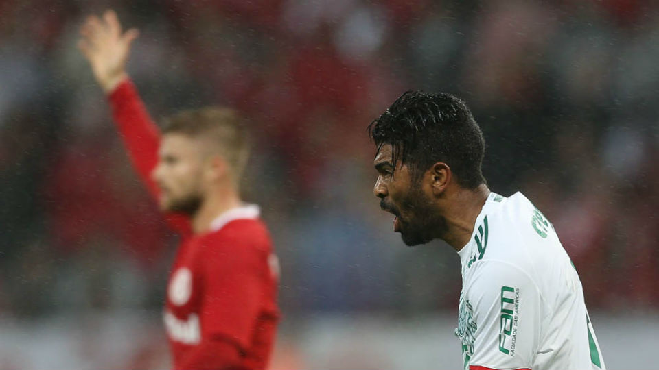 O Inter depositou sua f&eacute; na Copa do Brasil, mas no fim prevaleceu a insist&ecirc;ncia do Palmeiras