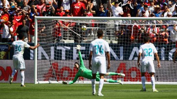 Lindelof não fez um pênalti, cometeu um atropelamento no duelo com o Real Madrid