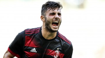 Na estreia de Bonucci, quem brilhou no Milan na goleada sobre o Bayern foi o jovem Cutrone