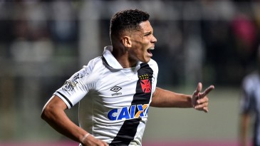 O brilho de Paulinho, 17 anos, dá pontos improváveis e alguma perspectiva ao Vasco