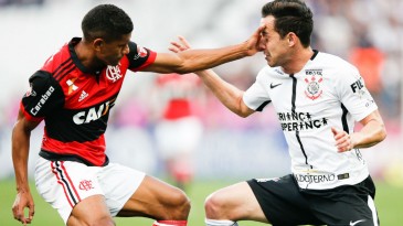 Em jogo à altura da ocasião, Corinthians teve que suar contra o Flamengo para continuar invicto