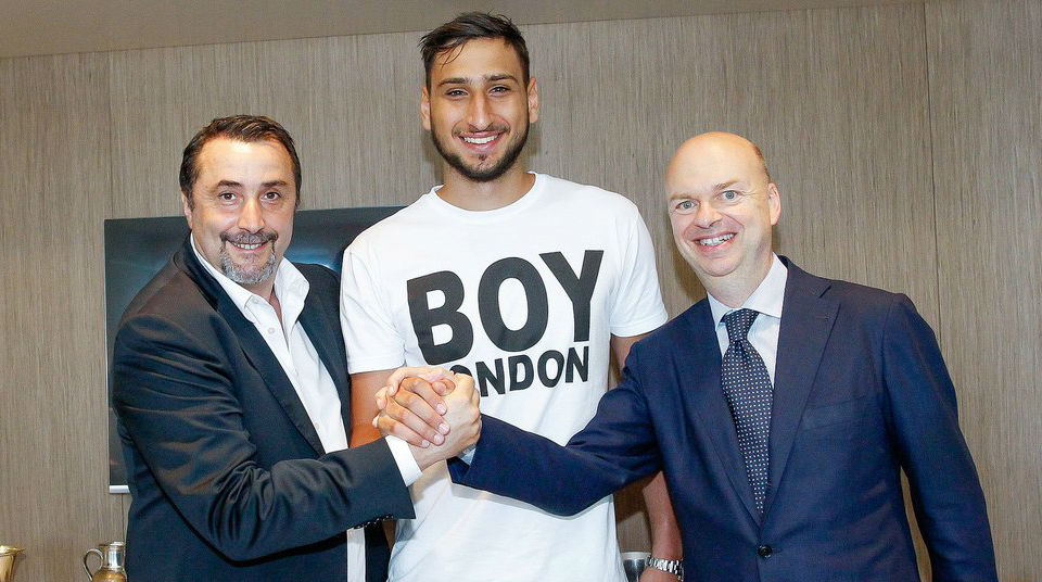 No &lsquo;dia do fico&rsquo; de Donnarumma, uma cole&ccedil;&atilde;o de milagres do prod&iacute;gio pelo Milan