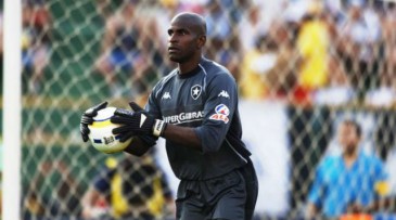 Max não precisou ser idolatrado para que o carinho prevalecesse e ecoasse no Nílton Santos