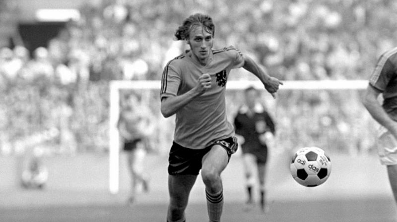 Rensenbrink, 70 anos: O ponta brilhante que teve a consagra&ccedil;&atilde;o definitiva negada por cent&iacute;metros