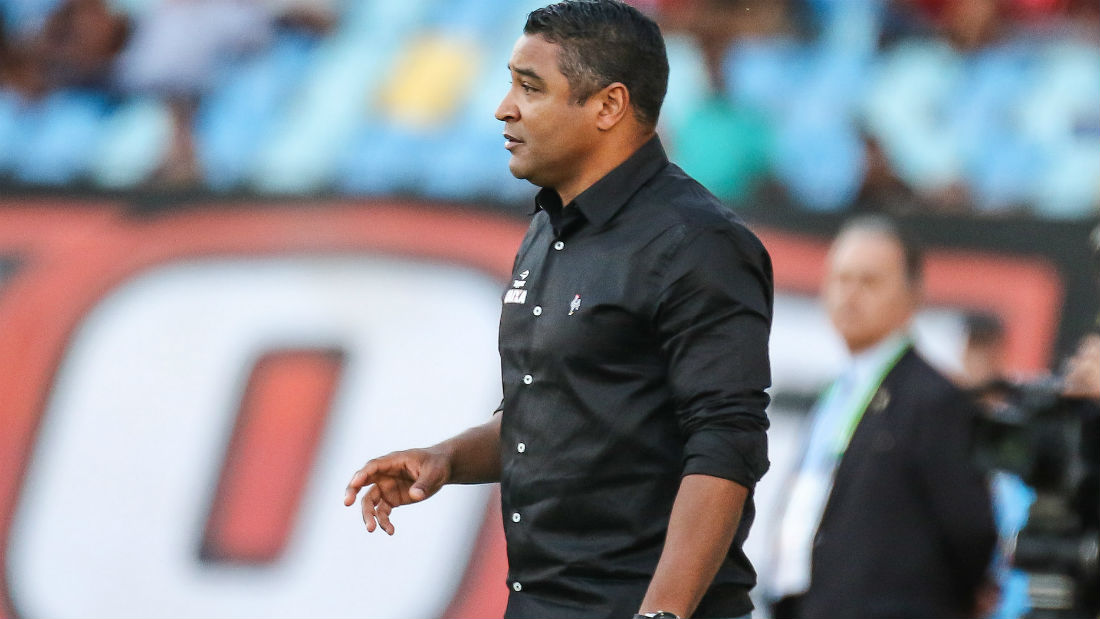 Trabalho de Roger foi decepcionante, mas o Galo tamb&eacute;m precisa saber o que quer