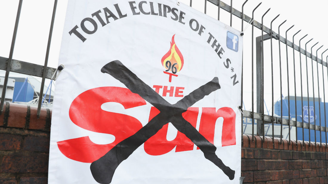 Torcedores de 70 clubes ingleses aderem a boicote ao The Sun por causa de Hillsborough