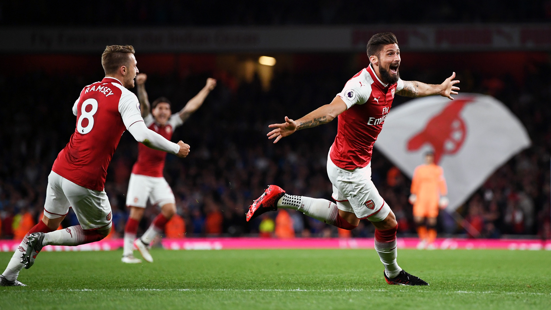 Ela voltou: Premier League &eacute; retomada com uma virada card&iacute;aca do Arsenal sobre o Leicester