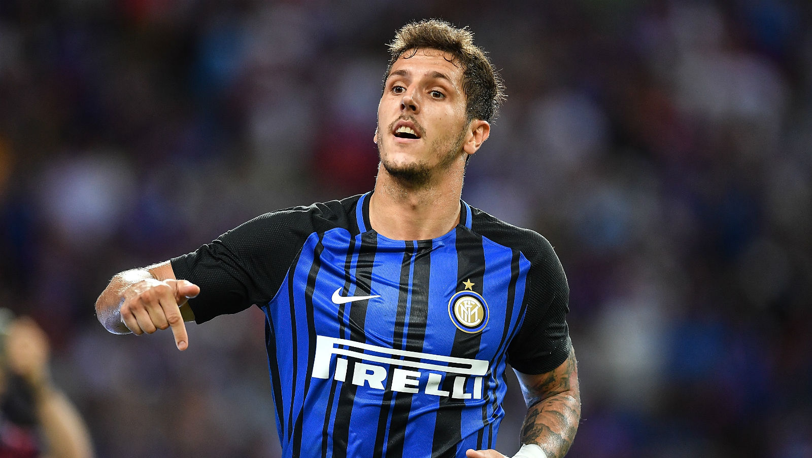 De volta &agrave; Inter ao menos temporariamente, Jovetic fez um gola&ccedil;o &lsquo;de Karate Kid&rsquo; neste domingo