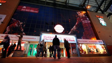 Fique ligado: Trivela acompanha fechamento do mercado de transferências nesta quinta