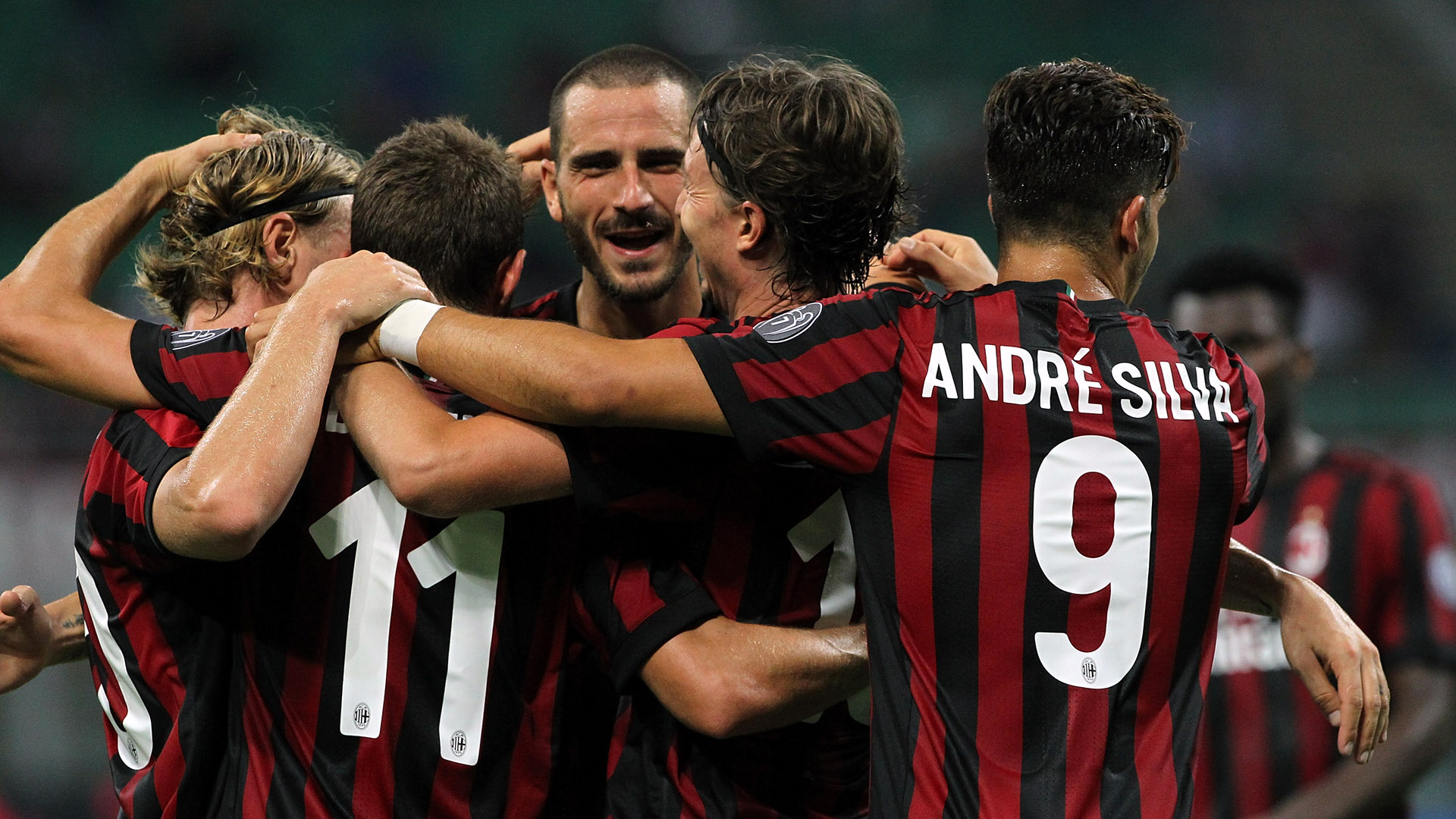 Jogadores do Milan comemoram (Photo by Marco Luzzani/Getty Images)
