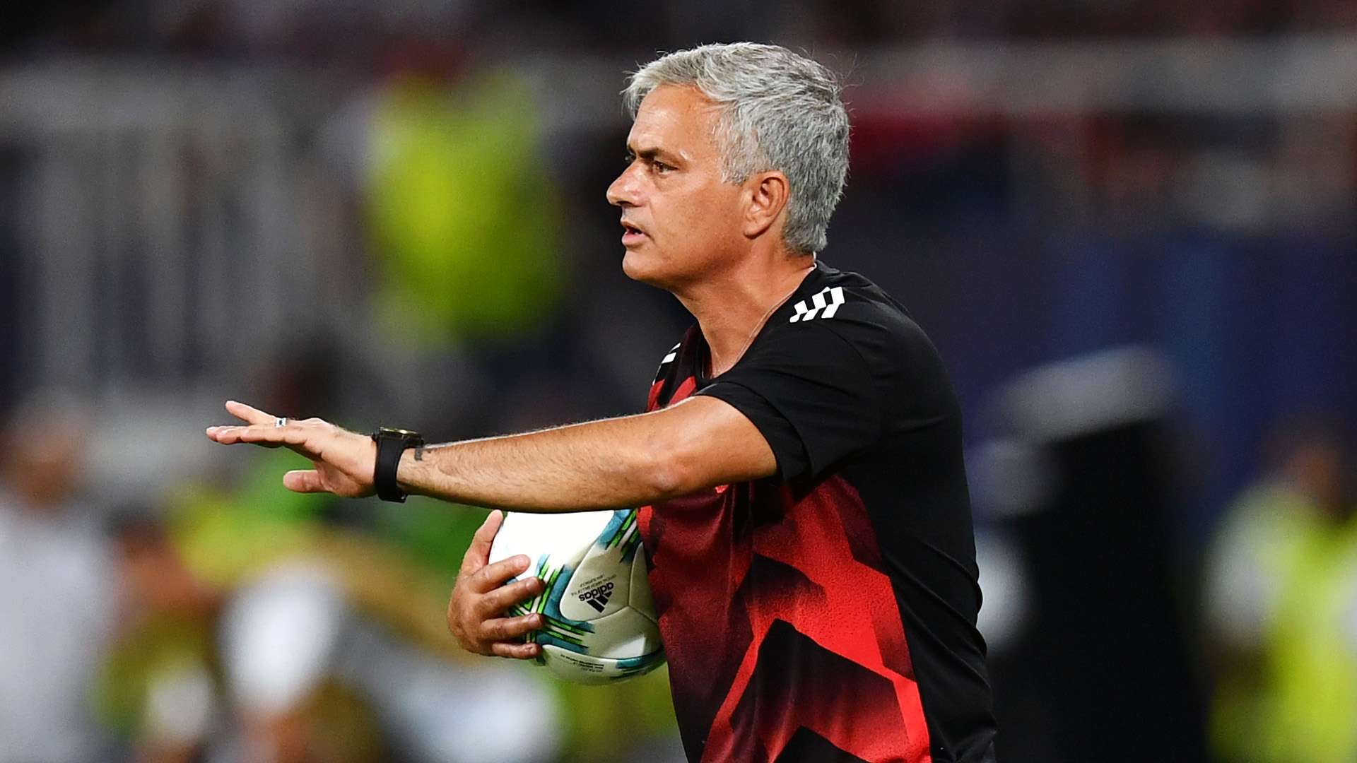 Mourinho acredita que pensar no t&iacute;tulo desta vez &eacute; mais realista que na temporada passada