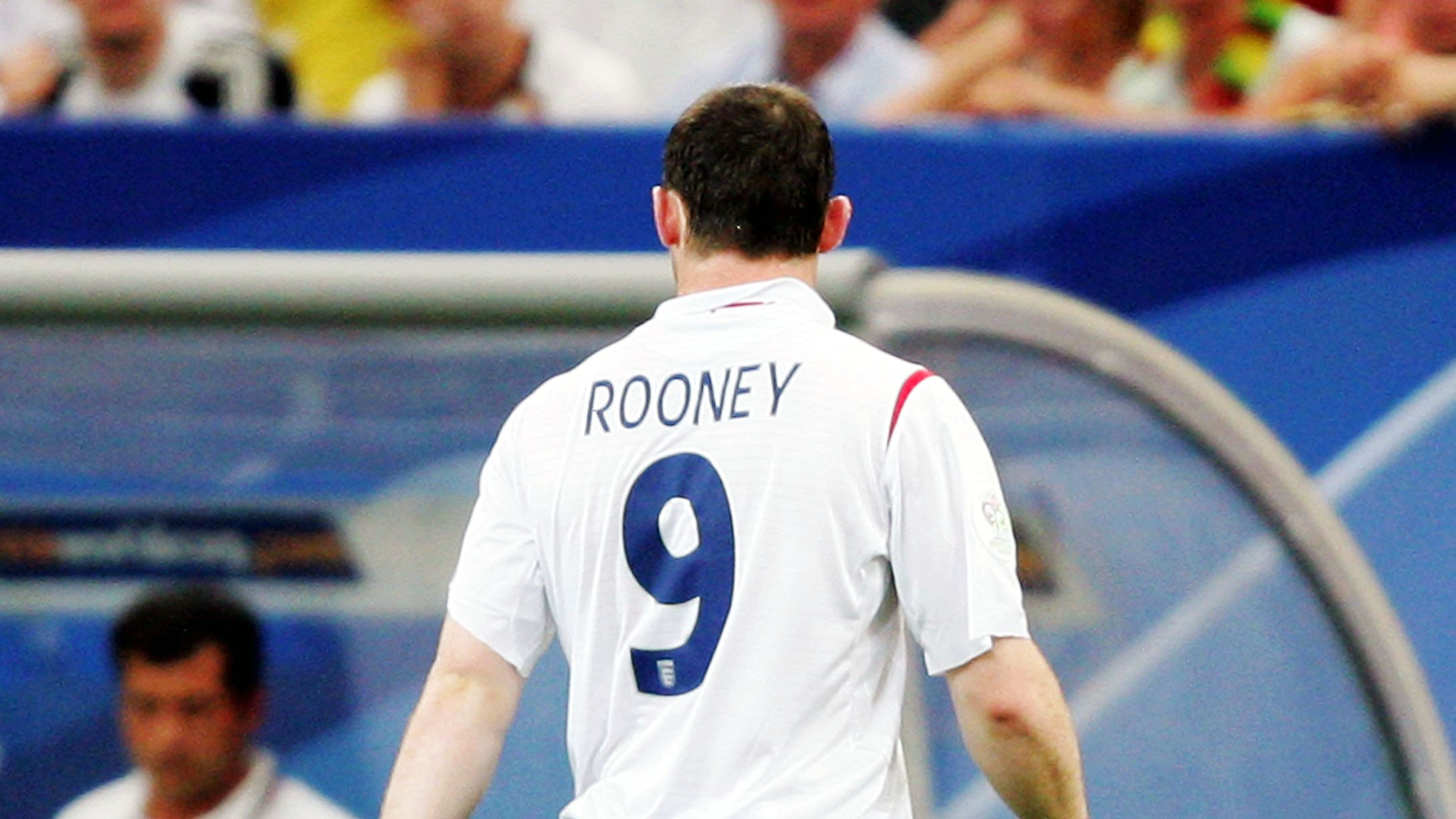 Rooney rememora Copa 2006: les&atilde;o escondida, expuls&atilde;o e pol&ecirc;mica com C. Ronaldo: &ldquo;Aquilo nos uniu&rdquo;