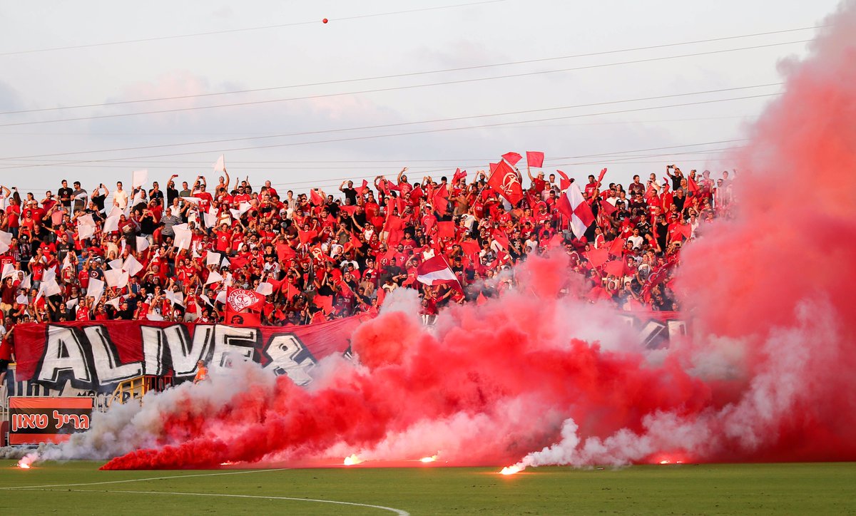 Torcida do Hapoel Tel Aviv deu linda mostra de apoio no in&iacute;cio da reconstru&ccedil;&atilde;o na segundona
