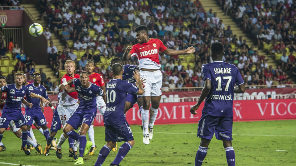 Monaco sofreu contra o Toulouse, mas iniciou a defesa de seu trono vencendo de virada