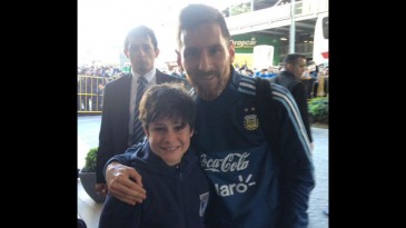 Messi transformou as lágrimas de um menino uruguaio em sorriso às vésperas do clássico